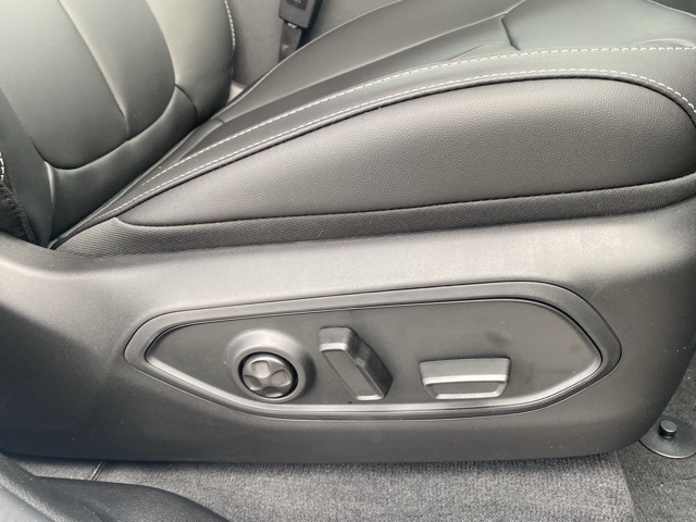 new 2025 Jeep Grand Cherokee car, priced at $43,662