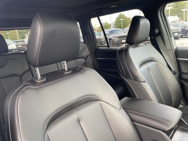 new 2025 Jeep Grand Cherokee car, priced at $43,662