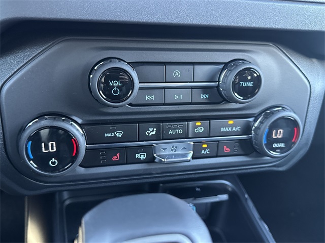 new 2025 Ford Bronco car, priced at $44,611