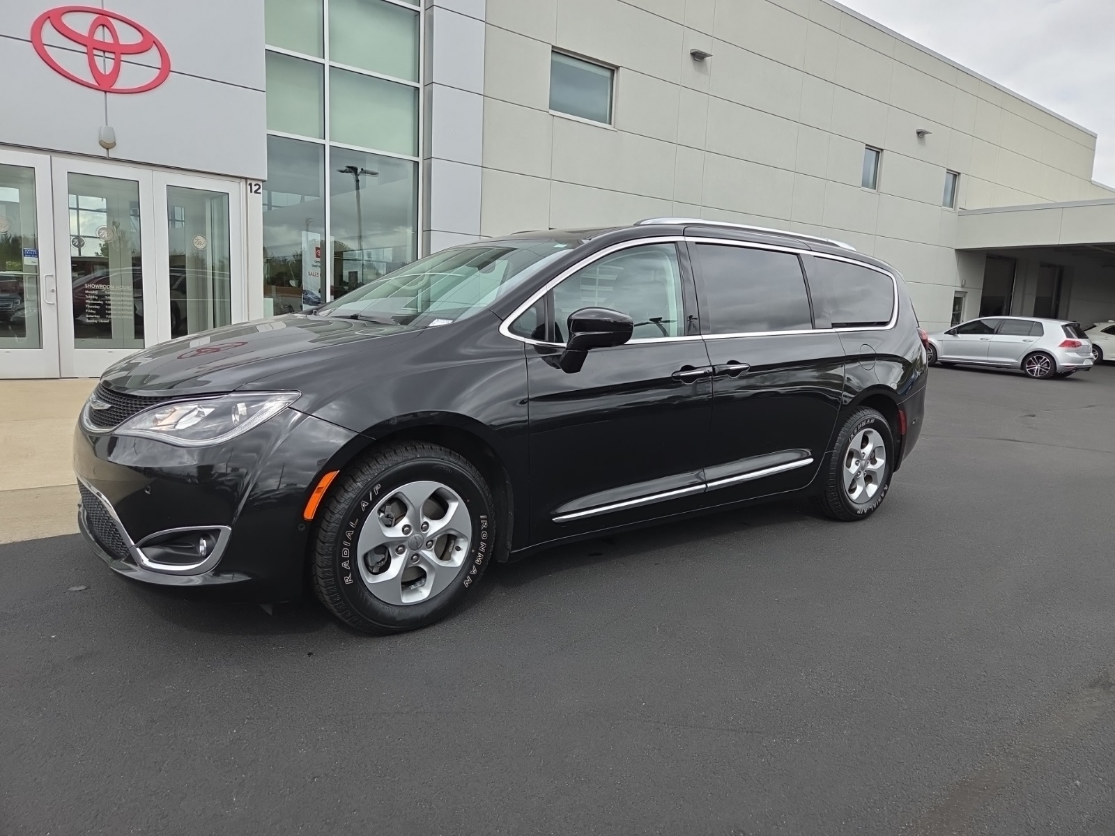 used 2017 Chrysler Pacifica car, priced at $14,132