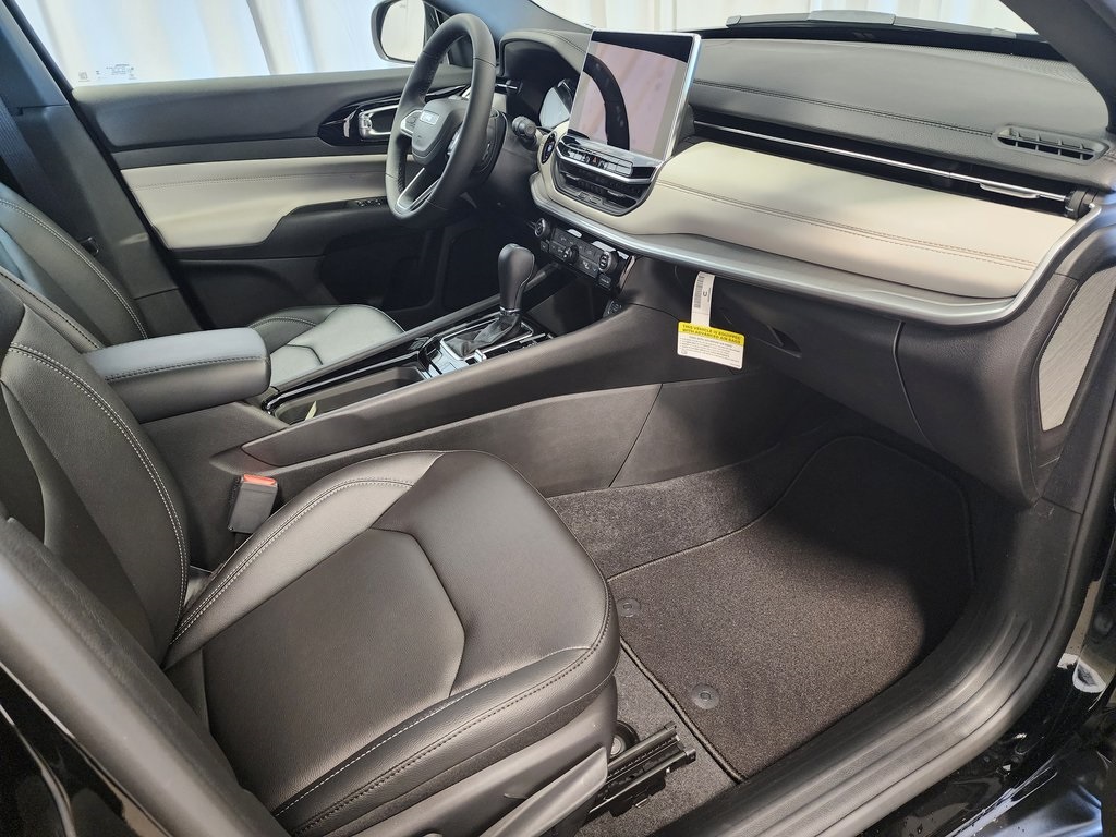 new 2025 Jeep Compass car, priced at $32,743
