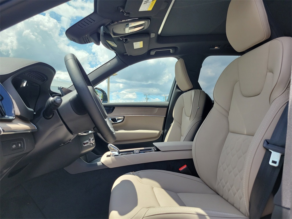 new 2026 Volvo XC90 Plug-In Hybrid car, priced at $78,975