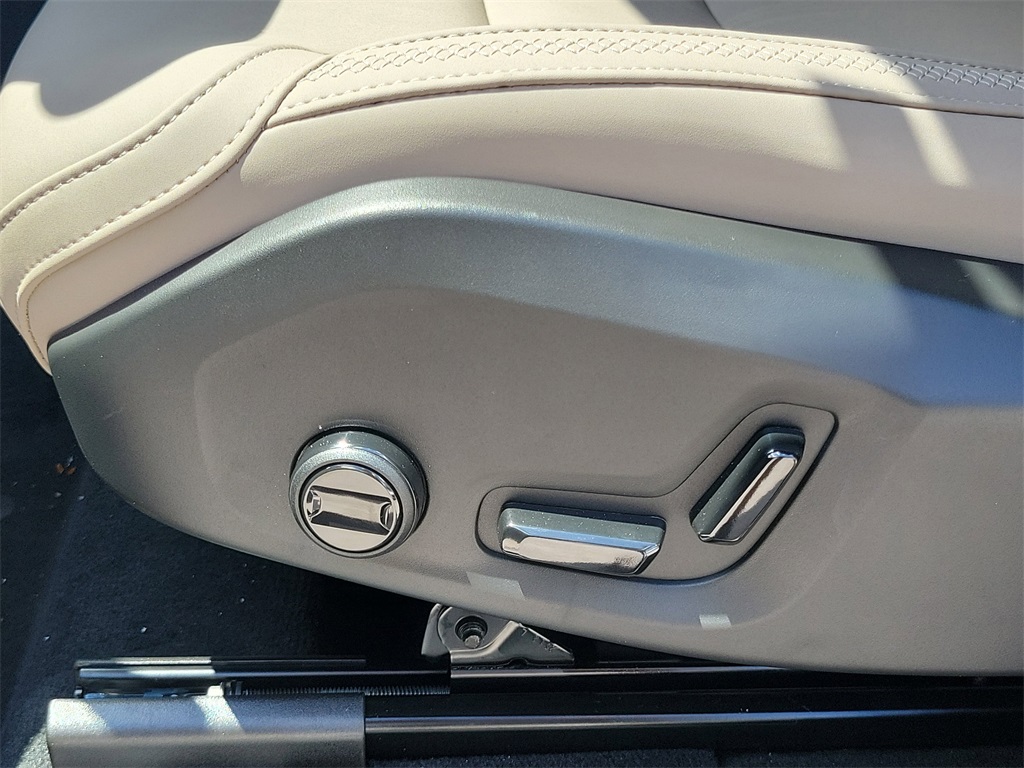 new 2026 Volvo XC90 Plug-In Hybrid car, priced at $78,975
