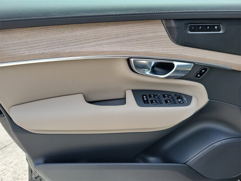 new 2026 Volvo XC90 Plug-In Hybrid car, priced at $78,975