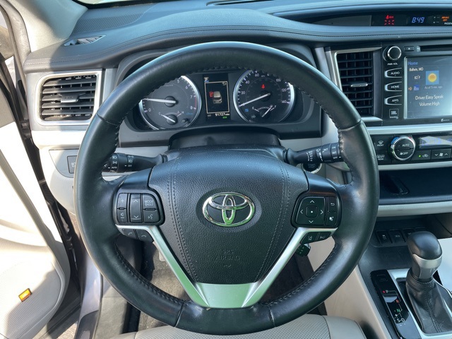 used 2019 Toyota Highlander car, priced at $27,940