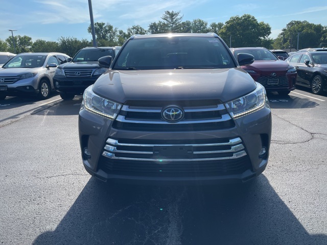 used 2019 Toyota Highlander car, priced at $27,940