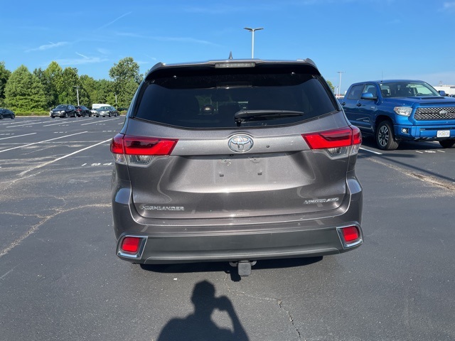 used 2019 Toyota Highlander car, priced at $27,940