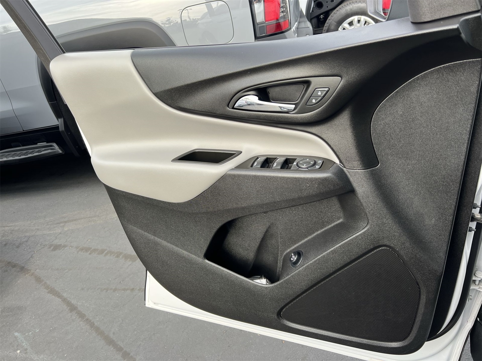 used 2024 Chevrolet Equinox car, priced at $23,991