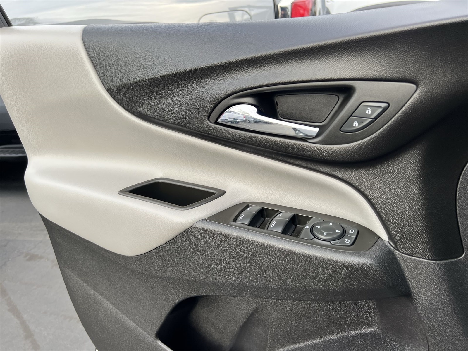 used 2024 Chevrolet Equinox car, priced at $23,991