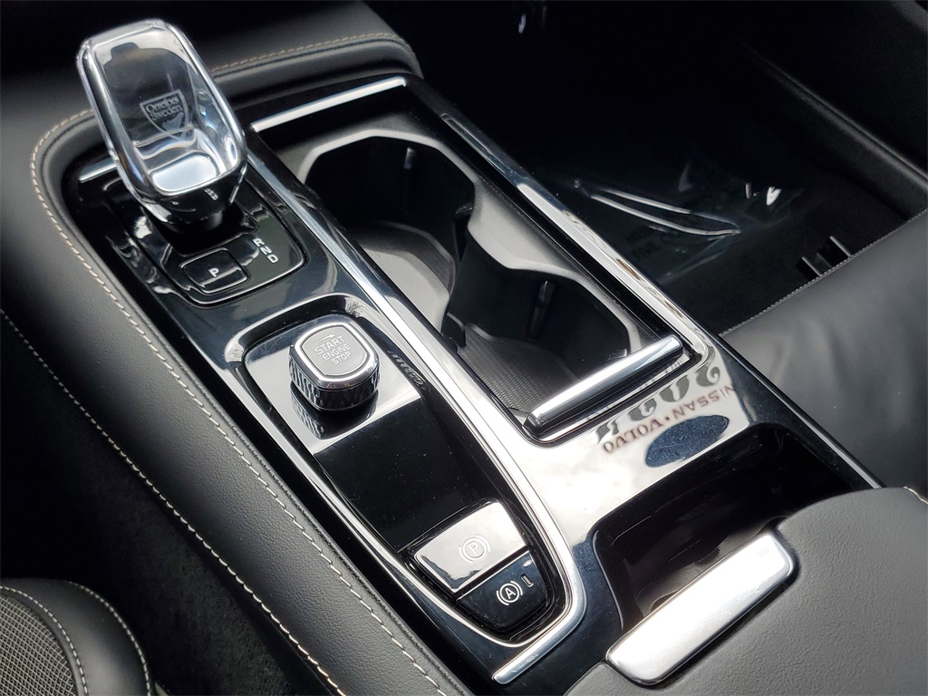 used 2024 Volvo S60 Recharge Plug-In Hybrid car, priced at $39,495