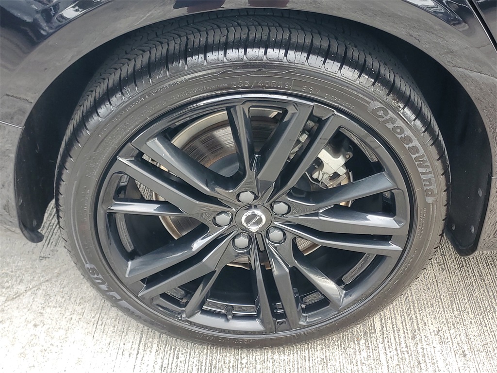 used 2024 Volvo S60 Recharge Plug-In Hybrid car, priced at $39,495