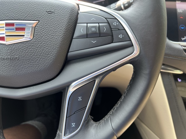 used 2017 Cadillac XT5 car, priced at $17,200