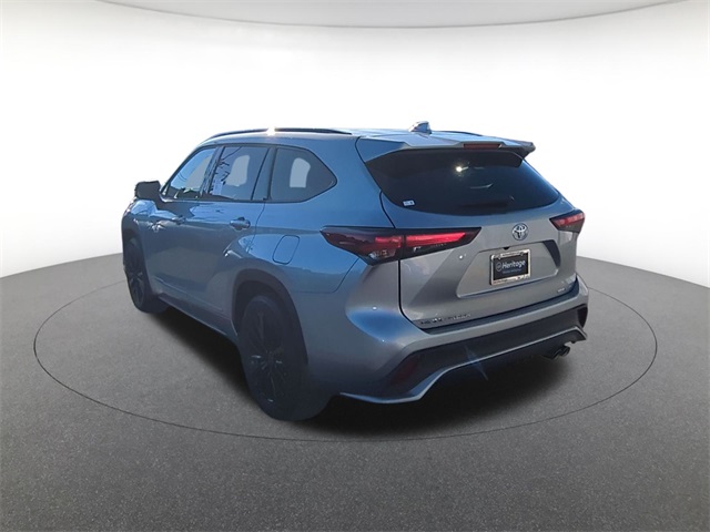new 2025 Toyota Highlander car, priced at $49,588
