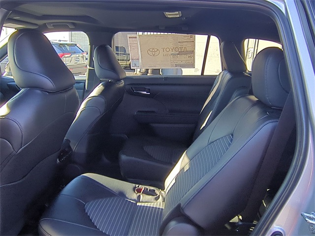 new 2025 Toyota Highlander car, priced at $49,588