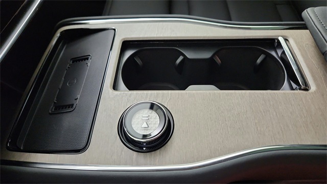new 2025 Volvo EX90 car, priced at $96,235