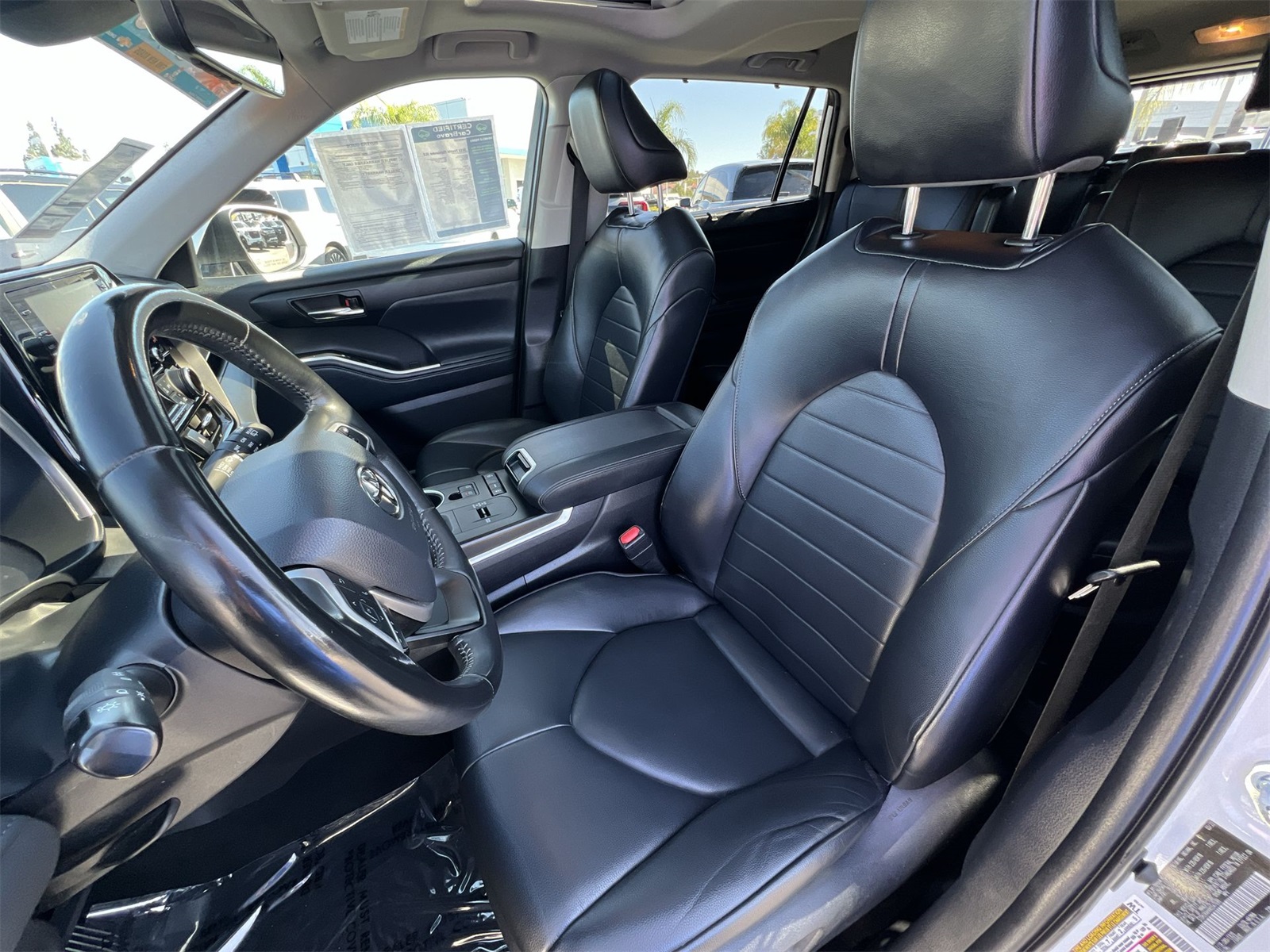 used 2022 Toyota Highlander car, priced at $30,593