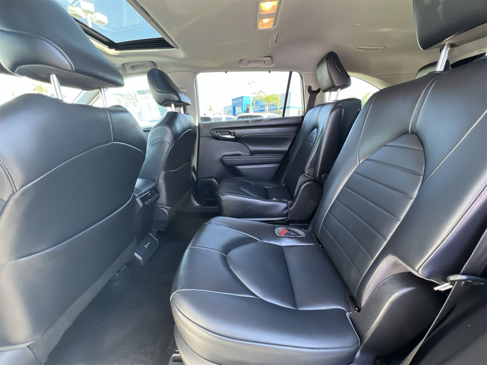 used 2022 Toyota Highlander car, priced at $30,593