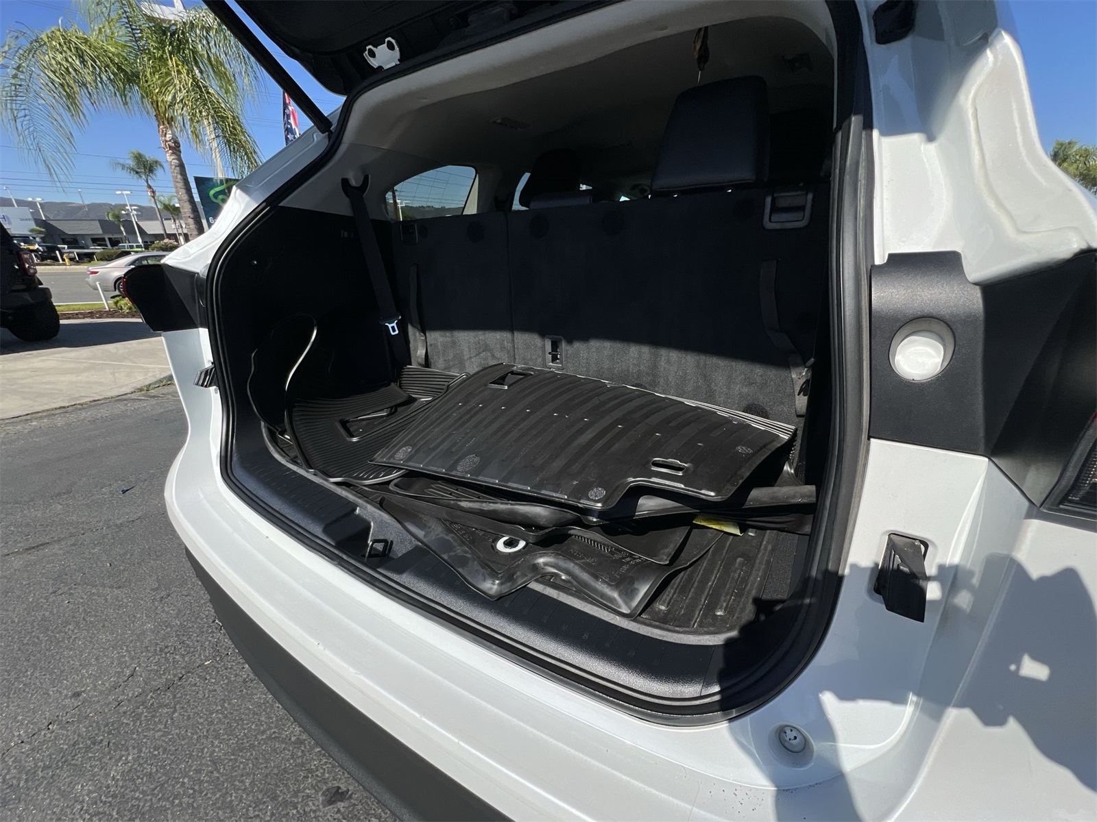 used 2022 Toyota Highlander car, priced at $30,593