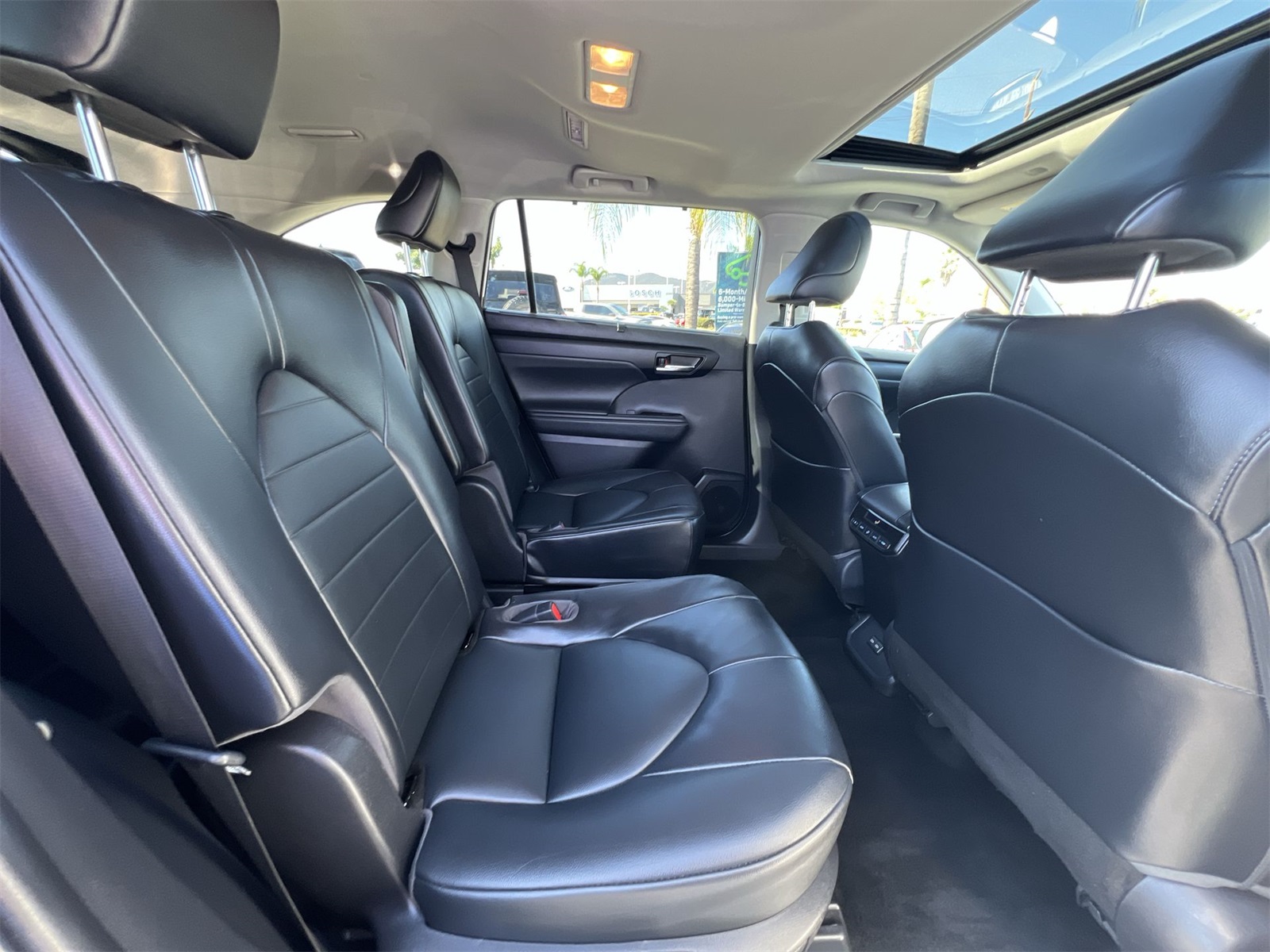 used 2022 Toyota Highlander car, priced at $30,593
