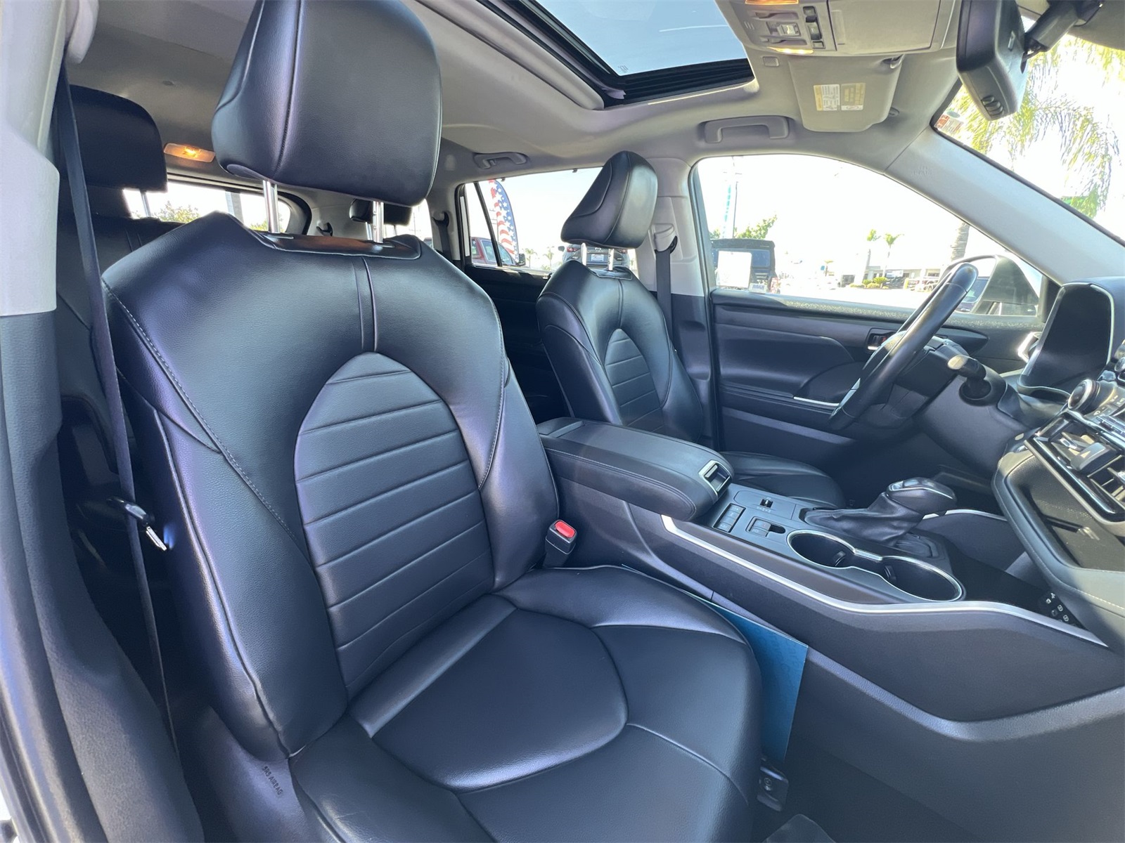used 2022 Toyota Highlander car, priced at $30,593