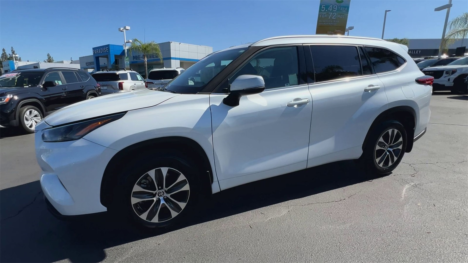 used 2022 Toyota Highlander car, priced at $30,593