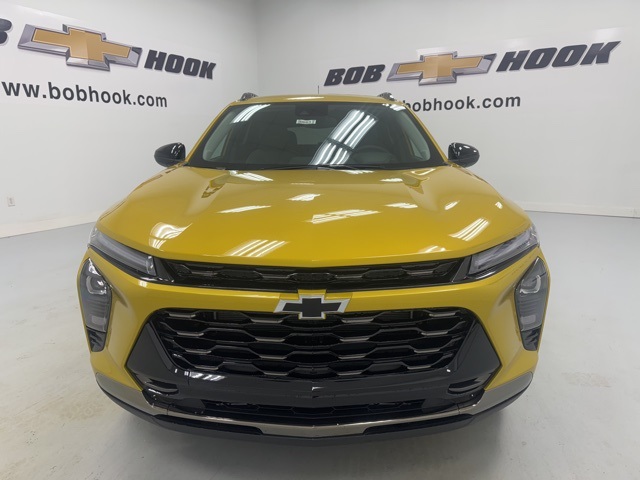new 2025 Chevrolet Trax car, priced at $25,690