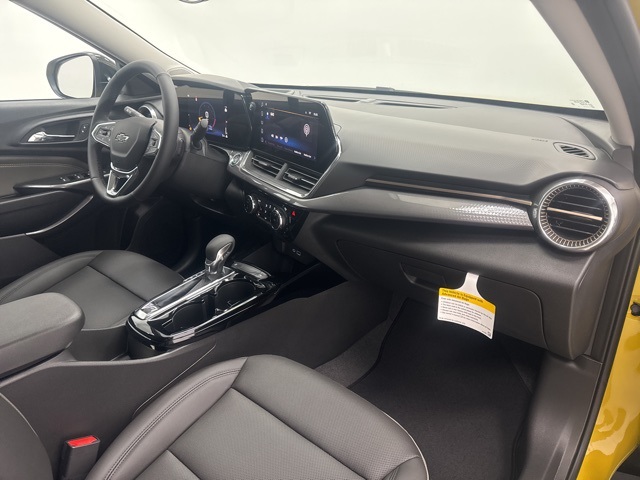 new 2025 Chevrolet Trax car, priced at $25,690