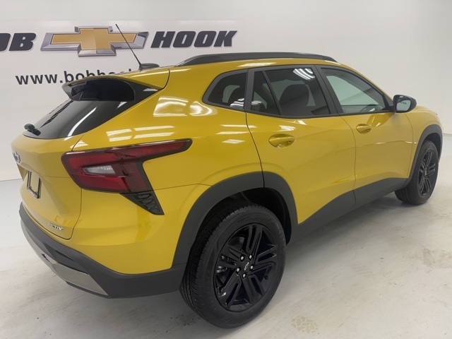 new 2025 Chevrolet Trax car, priced at $25,690
