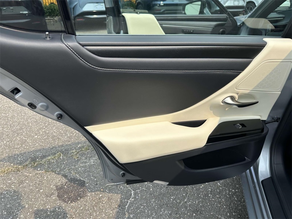 used 2022 Lexus ES car, priced at $37,495