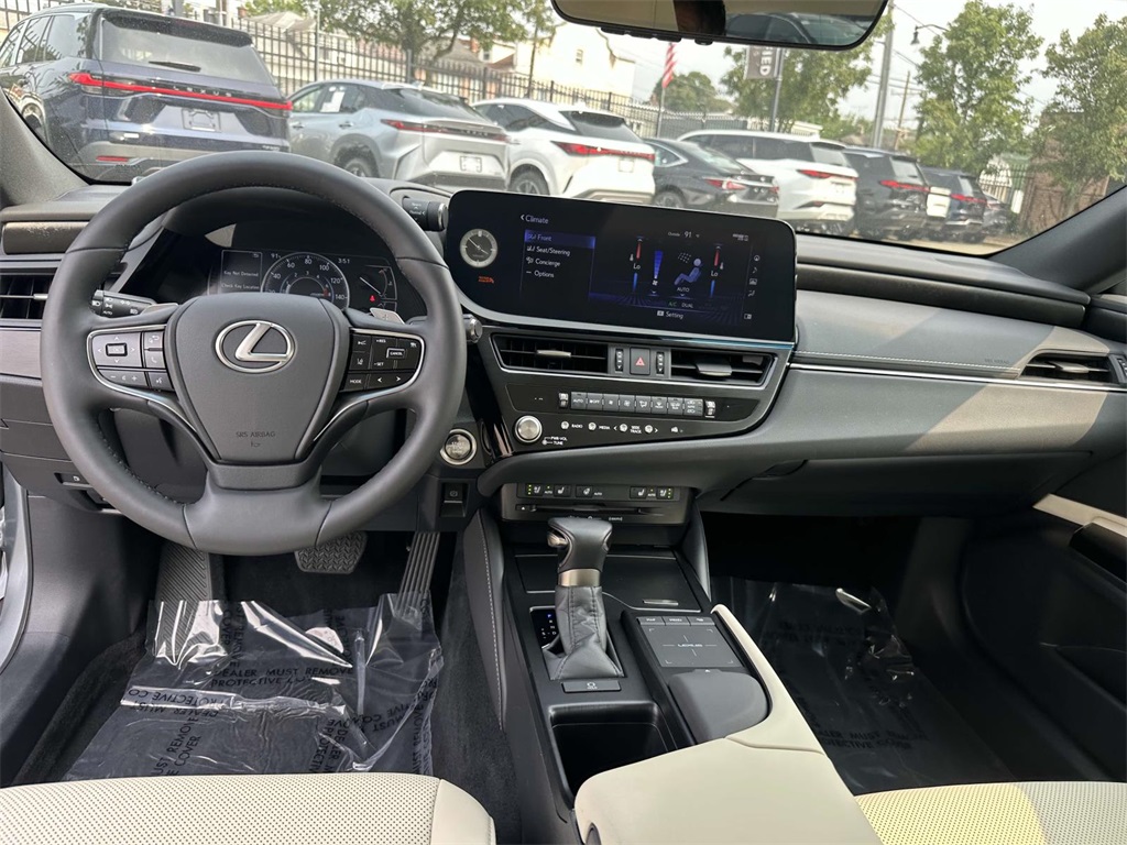 used 2022 Lexus ES car, priced at $37,495