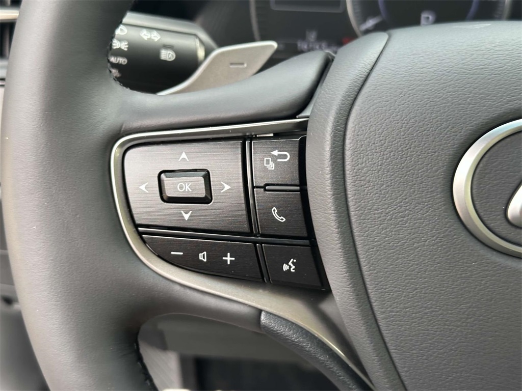 used 2022 Lexus ES car, priced at $37,495