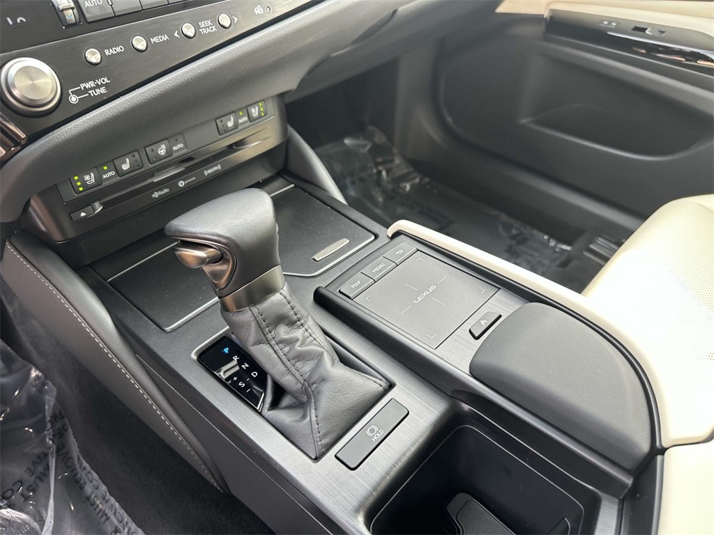 used 2022 Lexus ES car, priced at $37,495