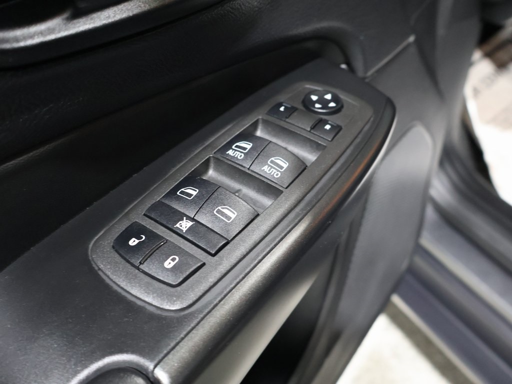 used 2022 Jeep Cherokee car, priced at $27,500