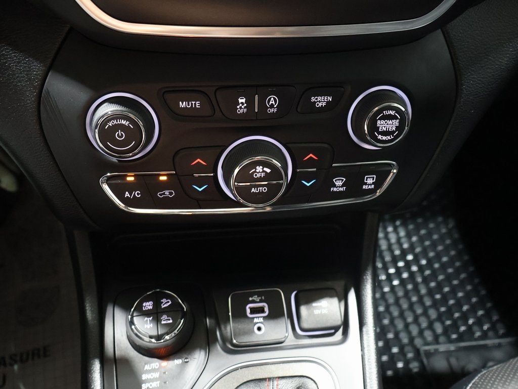 used 2022 Jeep Cherokee car, priced at $27,500