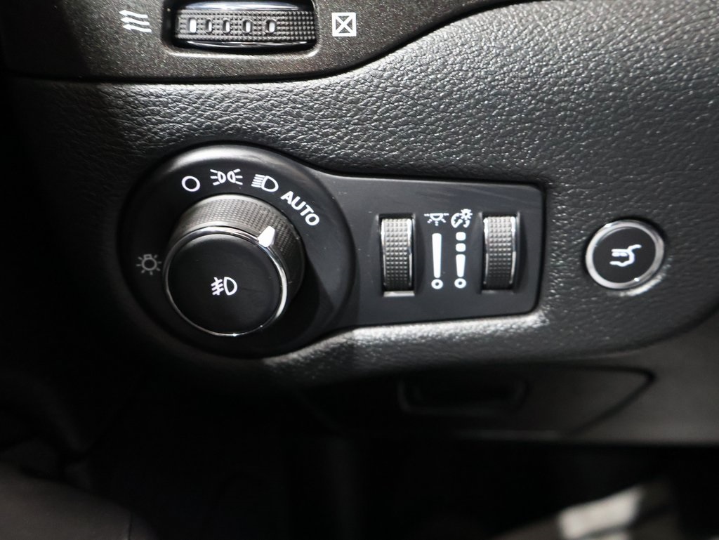used 2022 Jeep Cherokee car, priced at $27,500