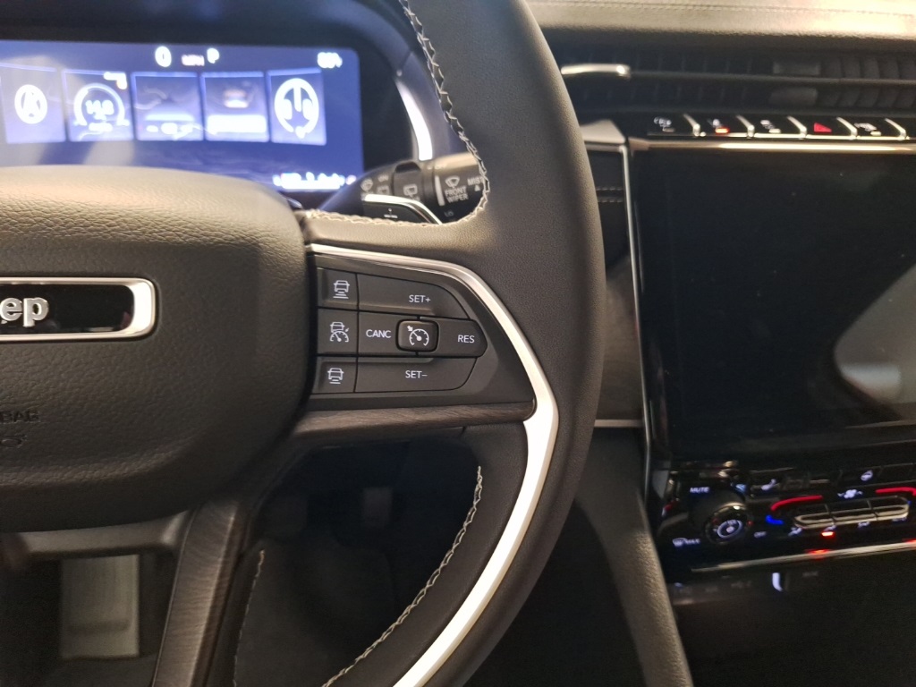 new 2025 Jeep Grand Cherokee car, priced at $50,485