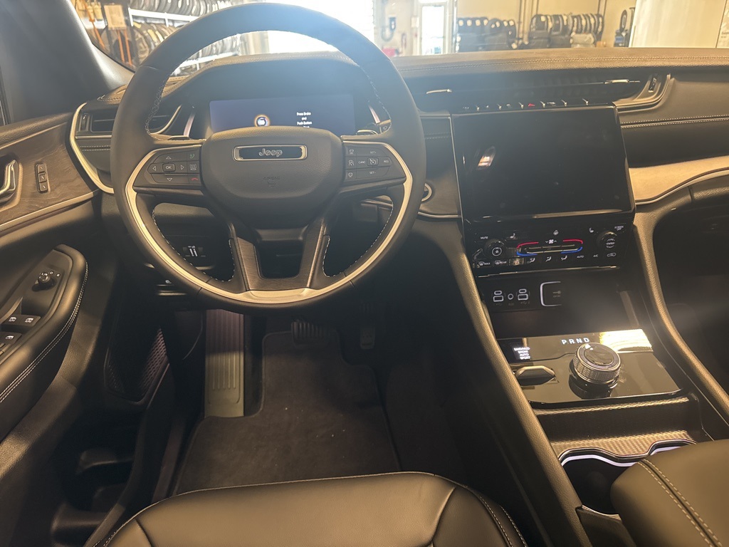 new 2025 Jeep Grand Cherokee car, priced at $50,485