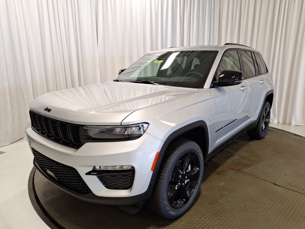 new 2025 Jeep Grand Cherokee car, priced at $50,485