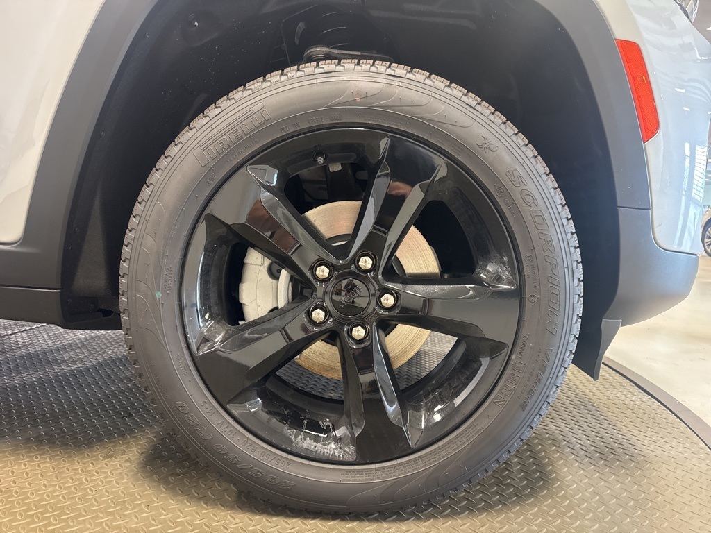 new 2025 Jeep Grand Cherokee car, priced at $50,485