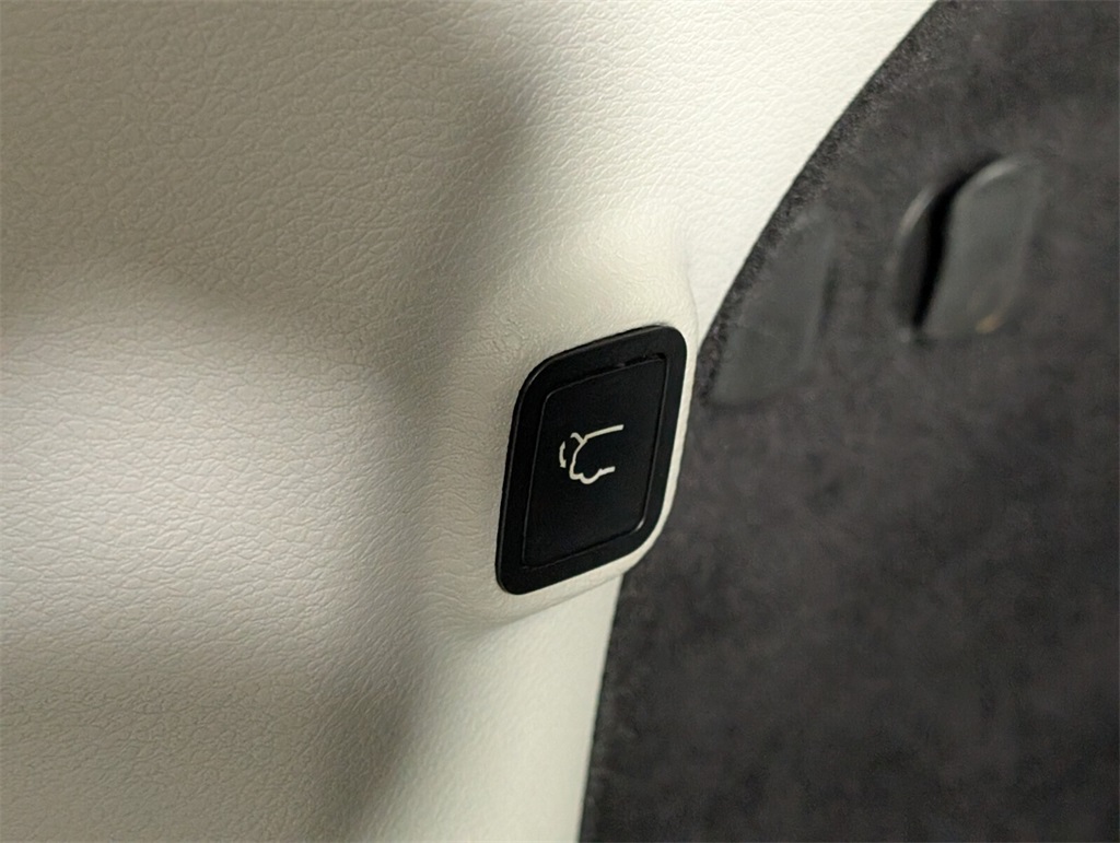 used 2019 Jeep Cherokee car, priced at $20,000