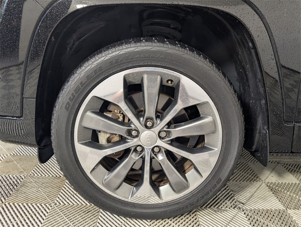 used 2019 Jeep Cherokee car, priced at $20,000