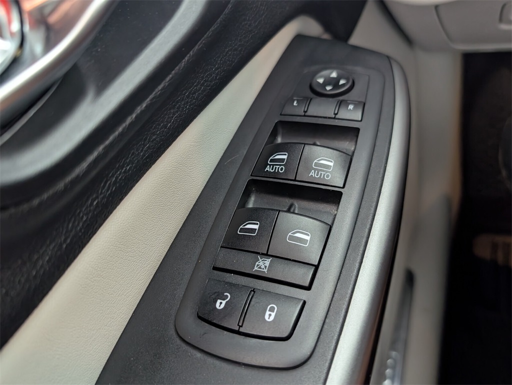 used 2019 Jeep Cherokee car, priced at $20,000