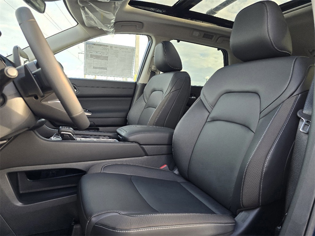 new 2025 Nissan Pathfinder car, priced at $40,554