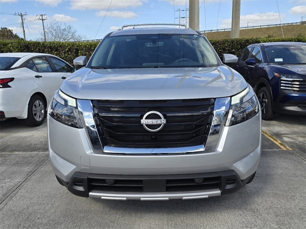 new 2025 Nissan Pathfinder car, priced at $40,554