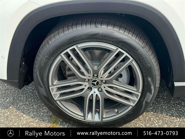 new 2025 Mercedes-Benz GLS car, priced at $92,935