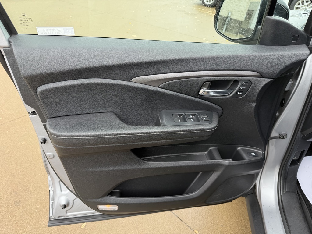 used 2022 Honda Ridgeline car, priced at $27,903