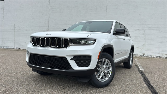 new 2025 Jeep Grand Cherokee car, priced at $42,318