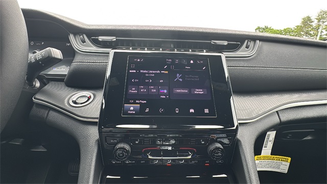 new 2025 Jeep Grand Cherokee car, priced at $42,318