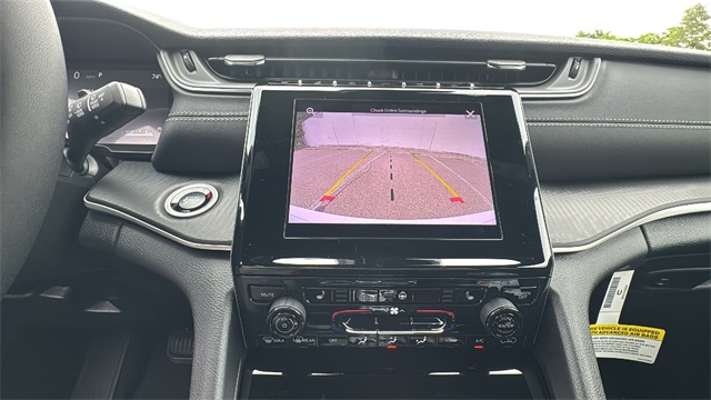 new 2025 Jeep Grand Cherokee car, priced at $42,318