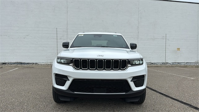 new 2025 Jeep Grand Cherokee car, priced at $42,318